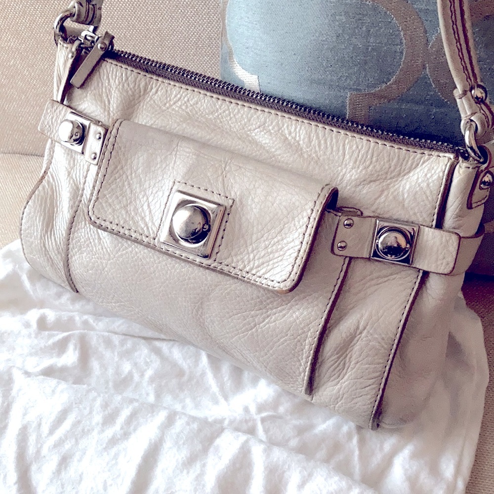 GUC!Banana Republic Pebbled Leather handbag. Great used condition! W/dust bag! - Picture 2 of 16